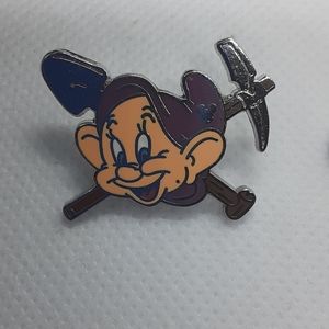 Disney Dopey/Snow White Pin